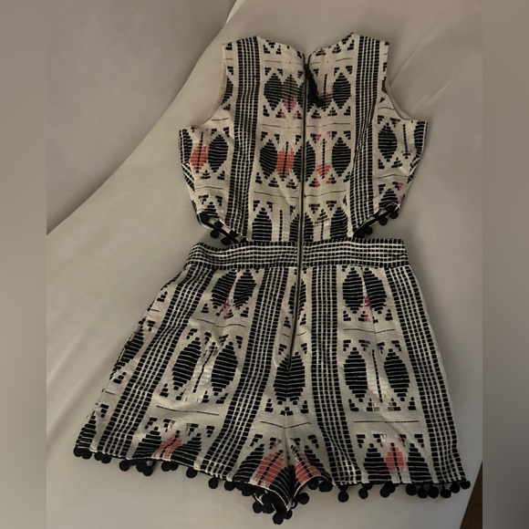 SAYLOR Romper Size XS - Picture 3 of 8